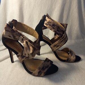 SCHUTZ High Heels. Size 5B. Black Velvet with Gold and Black Bow